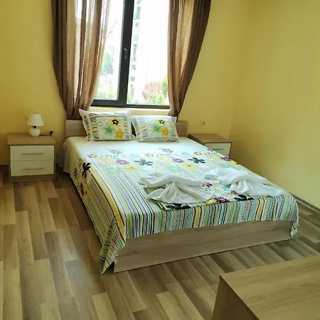 Апартамент Family 3 Amadeus Lux
